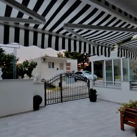 Apartment 16517a